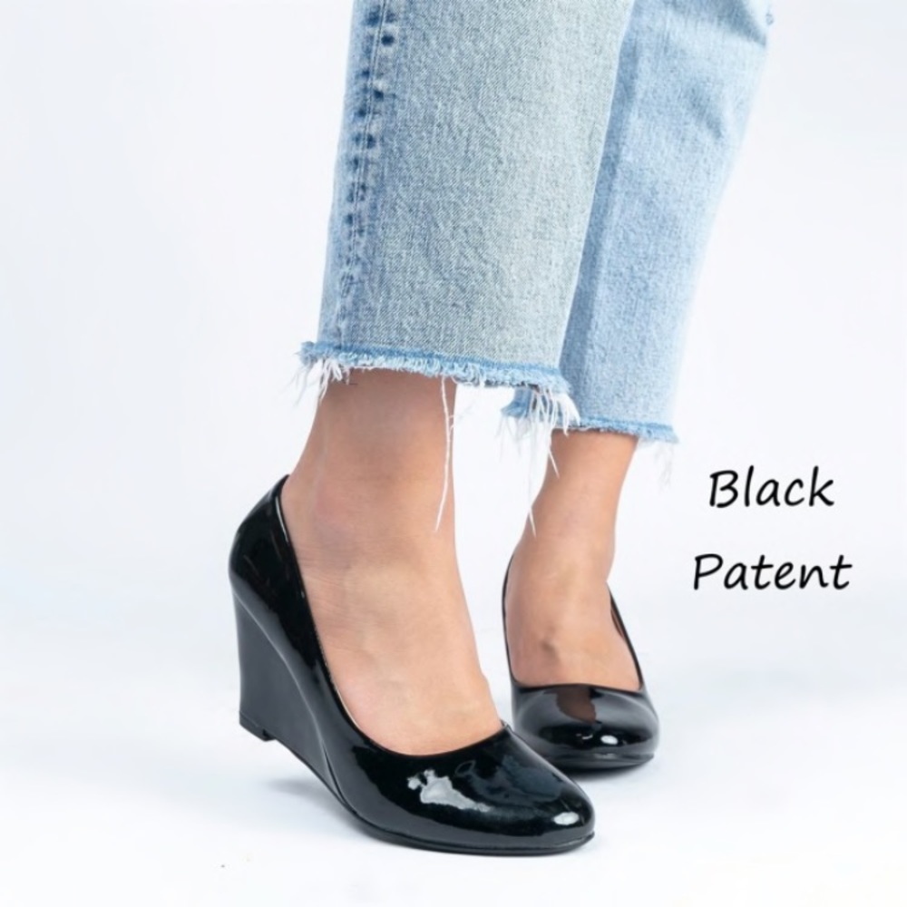 🌼 SALE 3 for $20! Black patent leather wedge heel